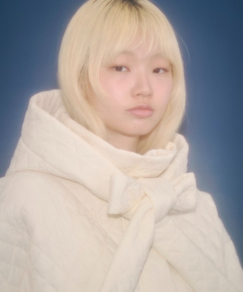 FEKETE(フェケテ)の「2way floral quilted jacket / 花柄キルティング2WAYブルゾン(その他アウター・レディース・アイボリー/イエロー/ブラウン・LARGE/MEDIUM/SMALL)」の17枚目の写真