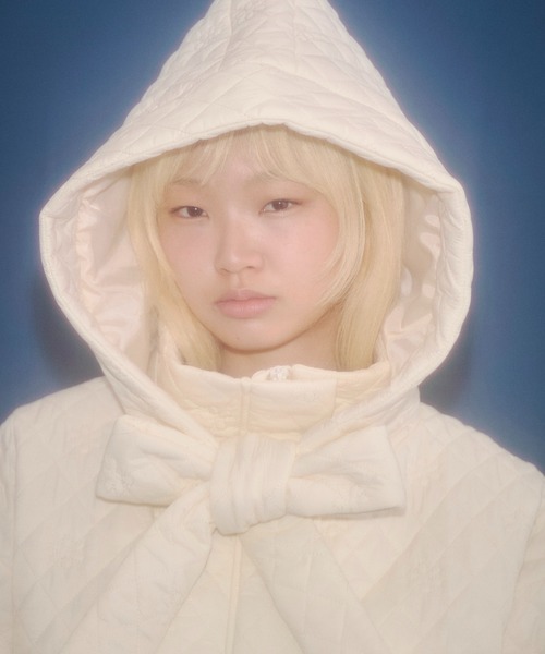 FEKETE(フェケテ)の「2way floral quilted jacket / 花柄キルティング2WAYブルゾン(その他アウター・レディース・アイボリー/イエロー/ブラウン・LARGE/MEDIUM/SMALL)」の16枚目の写真