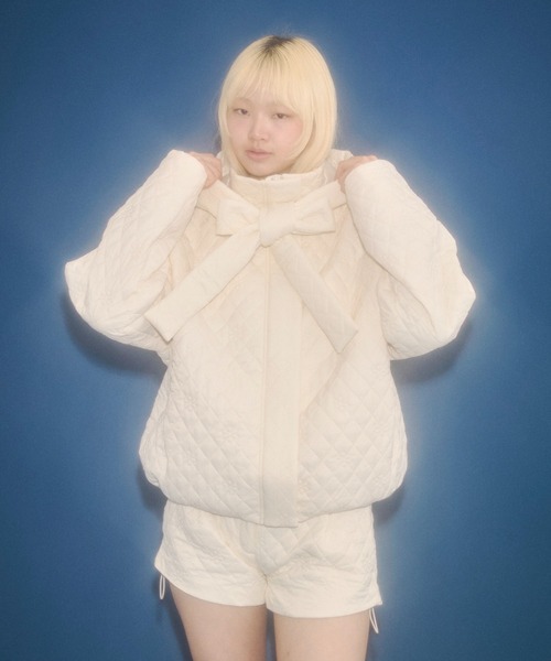 FEKETE(フェケテ)の「2way floral quilted jacket / 花柄キルティング2WAYブルゾン(その他アウター・レディース・アイボリー/イエロー/ブラウン・LARGE/MEDIUM/SMALL)」の20枚目の写真