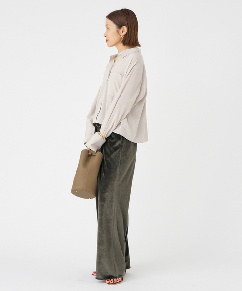 IENA（イエナ）の「SOALON ボクシーシャツ（シャツ/ブラウス・レディース・ブラウン/ベージュ・FREE）」の19枚目の写真