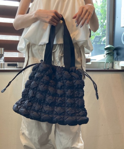 tolene(トレネ)の「もこもこ 巾着 キルティングデザイン A4サイズ収納可能 トートバッグ(トートバッグ・レディース・ホワイト/グリーン/ブラック・FREE)」の13枚目の写真