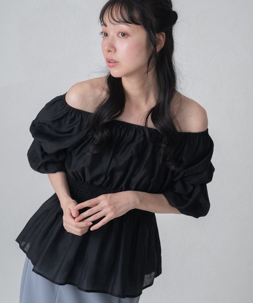 MISCH MASCH（ミッシュマッシュ）の「一部店舗限定 2wayオフショルブラウス（シャツ/ブラウス・レディース・ブルー/ブラック/ブラウン・ﾌﾘ-）」の2枚目の写真