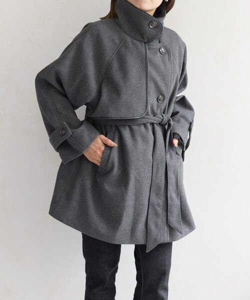 Thevon（ゼボン）の「パイピングスタンドカラーミドルコート（その他アウター・レディース・チャコールグレー/ベージュ/ブラック・FREE）」の14枚目の写真