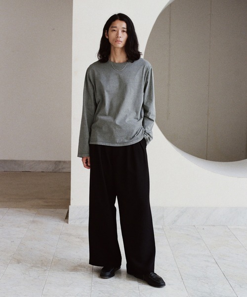 WYM LIDNM（ウィム バイ リドム）の「EXTRA FINE COTTON CROPPED L/S TEE（Tシャツ/カットソー・メンズ・チャコール/ホワイト/ライトグレー/ブラック/ブラウン系/グレー系/グリーン系・S/M/L/XL）」の12枚目の写真