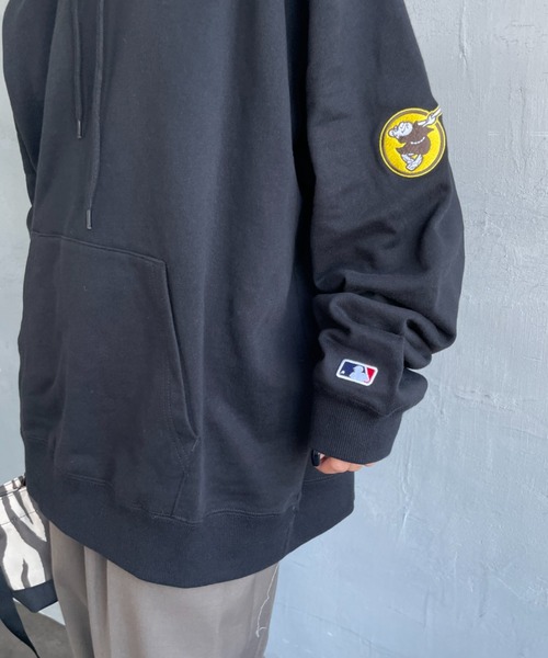 MLB（メジャーリーグベースボール）の「[FANATICS/ファナティクス] 別注 MLBロゴ バックプリント スウェットパーカー（パーカー・レディース・ブラック/チャコールグレー/ブルー・S/M/L/XL/XXL）」の5枚目の写真