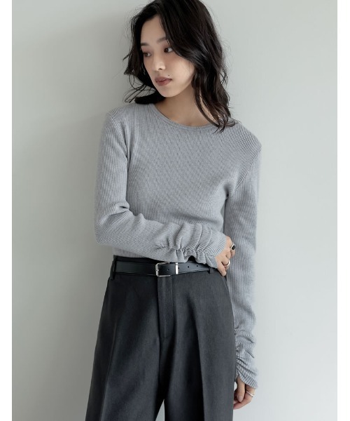 Re:EDIT（リエディ）の「[保湿][静電気防止]無地or配色クルーネック袖シャーリングリブニットトップス（ニット/セーター・レディース・ブラック/アイボリー/グレー系その他/ブラウン系その他/グレー/ブラック系その他/ピンク/ホワイト系その他/イエロー/グレー系その他2・MEDIUM/LARGE）」の5枚目の写真