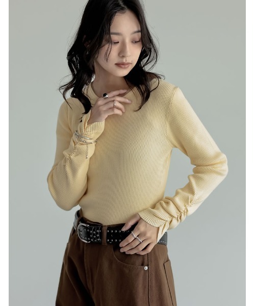 Re:EDIT（リエディ）の「[保湿][静電気防止]無地or配色クルーネック袖シャーリングリブニットトップス（ニット/セーター・レディース・ブラック/アイボリー/グレー系その他/ブラウン系その他/グレー/ブラック系その他/ピンク/ホワイト系その他/イエロー/グレー系その他2・MEDIUM/LARGE）」の9枚目の写真