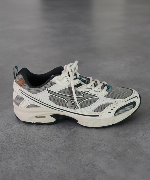 MIZUNO（ミズノ　）の「【MIZUNO】D1GA2562 レースアップスニーカー（スニーカー・レディース・ベージュ/グレー・S/M）」の3枚目の写真