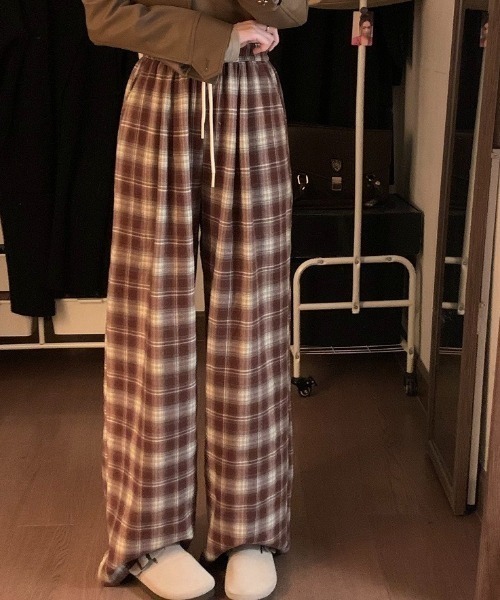SHEPP(シープ)の「チェック柄 ワイド イージーパンツ(その他パンツ・レディース・ブラウン/ブルー・M/L)」の6枚目の写真