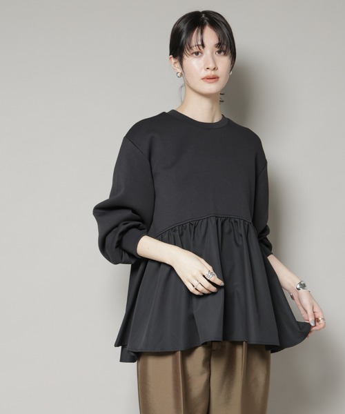 NANO universe（ナノユニバース）の「布帛コンビペプラムカットトップス（Tシャツ/カットソー・レディース・グレー/ライトブラウン/ブラック・FREE）」の2枚目の写真