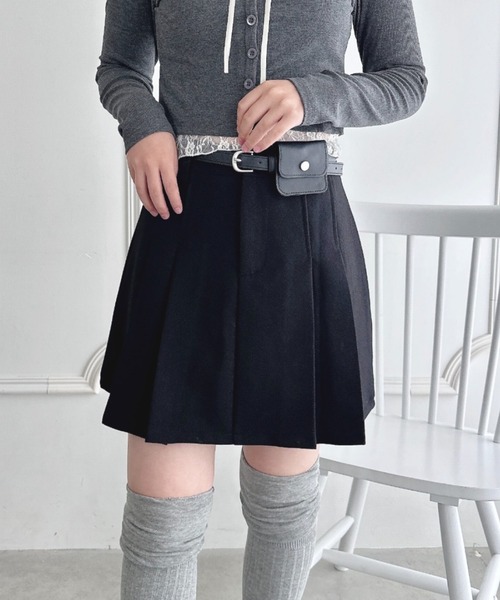 Loueme(ルエム)の「ポーチベルト付きパネルプリーツミニスカート(スカート・レディース・アイボリー/ブラック/グレー/その他1・M)」の20枚目の写真