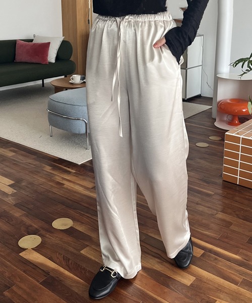STYLEBLOCK(スタイルブロック)の「サテンワイドパンツ(その他パンツ・レディース・ブラウン/アイボリー/ブラック・M/S)」の1枚目の写真