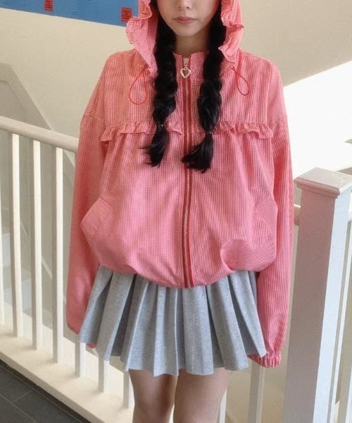 ENLIKE（エンリケ）の「フリルアクセント フーディーアウター（その他アウター・レディース・レッド/ブラック・FREE）」の9枚目の写真