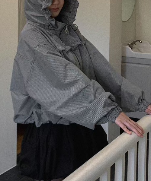 ENLIKE（エンリケ）の「フリルアクセント フーディーアウター（その他アウター・レディース・レッド/ブラック・FREE）」の7枚目の写真