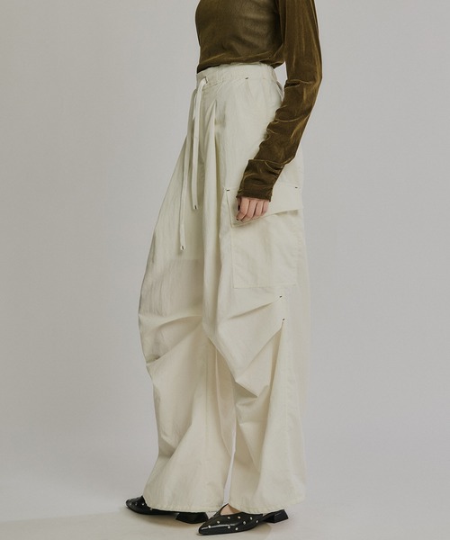 PUBLIC TOKYO(パブリックトウキョウ)の「コットンナイロンカーゴパンツ(カーゴパンツ・レディース・ホワイト/カーキ/ブラック・1/2)」の1枚目の写真