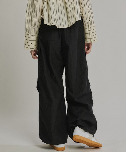 PUBLIC TOKYO(パブリックトウキョウ)の「コットンナイロンカーゴパンツ(カーゴパンツ・レディース・ホワイト/カーキ/ブラック・1/2)」の11枚目の写真