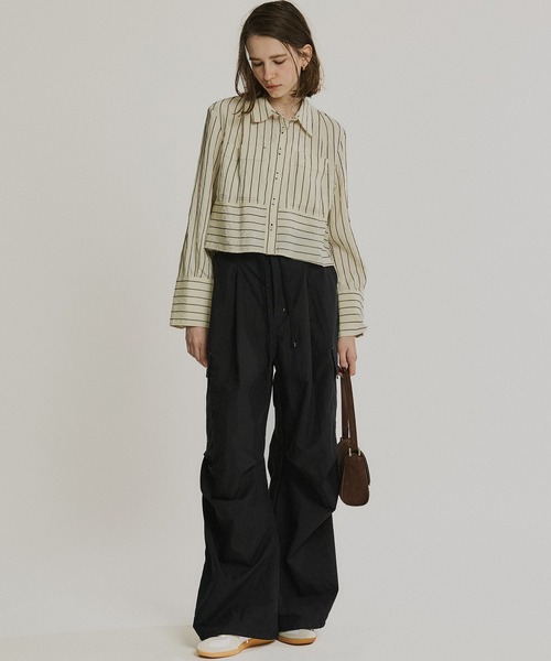 PUBLIC TOKYO(パブリックトウキョウ)の「コットンナイロンカーゴパンツ(カーゴパンツ・レディース・ホワイト/カーキ/ブラック・1/2)」の5枚目の写真