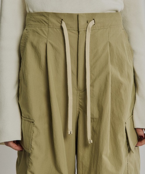 PUBLIC TOKYO(パブリックトウキョウ)の「コットンナイロンカーゴパンツ(カーゴパンツ・レディース・ホワイト/カーキ/ブラック・1/2)」の18枚目の写真