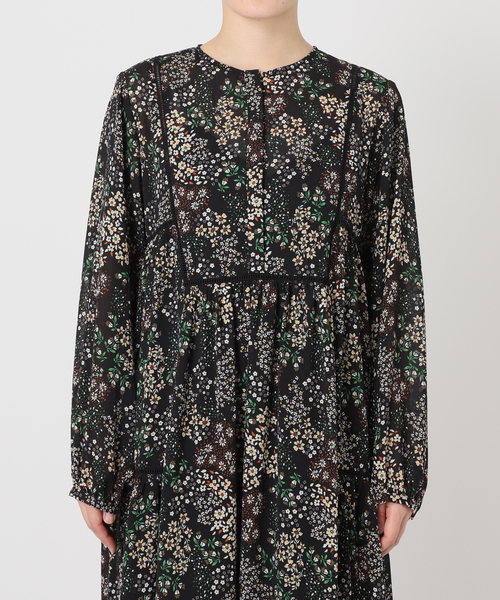 SLOBE IENA(スローブイエナ)の「《WEB限定/追加4》FLOWER PRINT ワンピース(ワンピース・レディース・ブラック・38/36)」の3枚目の写真