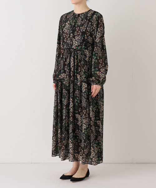 SLOBE IENA(スローブイエナ)の「《WEB限定/追加4》FLOWER PRINT ワンピース(ワンピース・レディース・ブラック・38/36)」の14枚目の写真