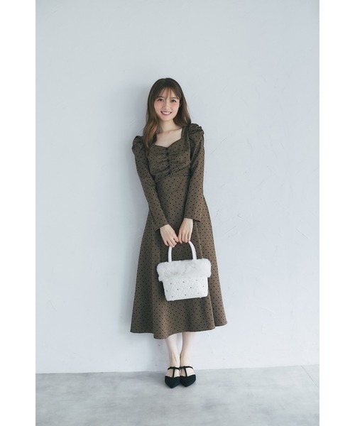 tocco closet(トッコ クローゼット)の「3WAYショルダー付きパールビジュー装飾ファー×ハートキルティングバッグ(ショルダーバッグ・レディース・ブラウン/アイボリー/ピンクベージュ・FREE)」の5枚目の写真