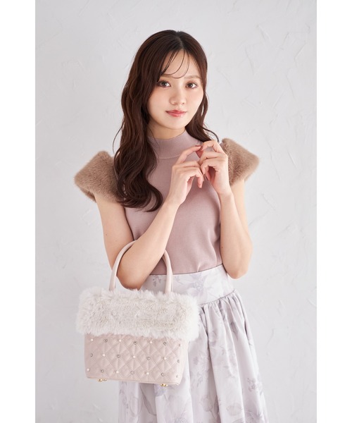tocco closet(トッコ クローゼット)の「3WAYショルダー付きパールビジュー装飾ファー×ハートキルティングバッグ(ショルダーバッグ・レディース・ブラウン/アイボリー/ピンクベージュ・FREE)」の16枚目の写真