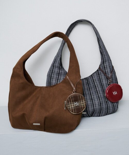 Kastane（カスタネ）の「ビジューポーチ付きミドルBAG（トートバッグ・レディース・ブラウン/カーキ/ブラック・FREE）」の3枚目の写真