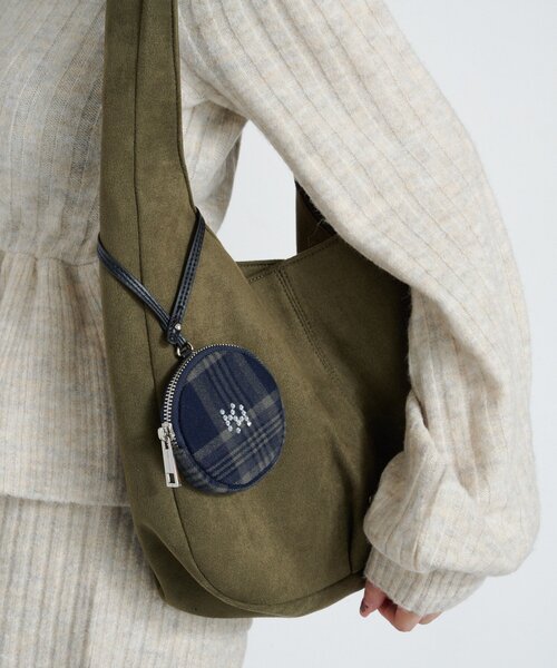 Kastane（カスタネ）の「ビジューポーチ付きミドルBAG（トートバッグ・レディース・ブラウン/カーキ/ブラック・FREE）」の4枚目の写真