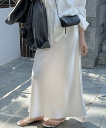 LOWO（ロワ）の「サテンスカート ロング 秋 冬 Aライン（スカート）」