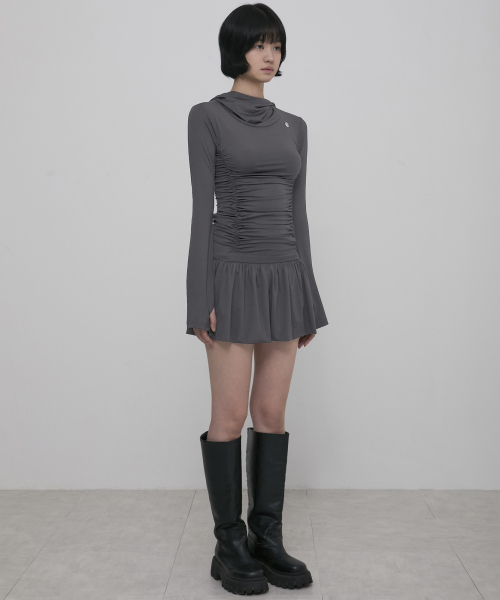 FLAREUP(フレアアップ)の「Hooded High Neck Long Dress (FL-185_Charcoal)(ワンピース・レディース・チャコール・OS)」の4枚目の写真
