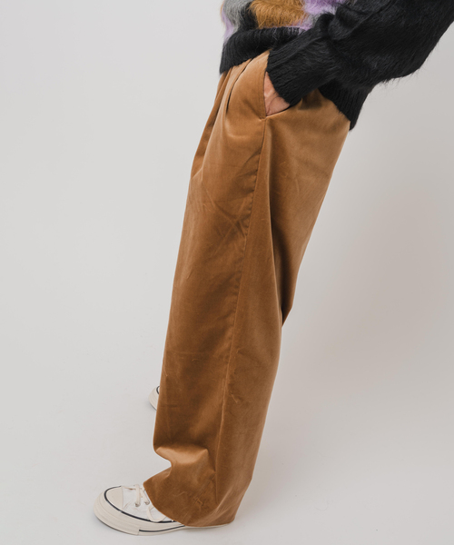 EDIFICE（エディフィス）の「E.PONTOGLIO VELVET バギー パンツ（その他パンツ・メンズ・グリーン/キャメル/サックスブルー/ブラック・LARGE/MEDIUM）」の4枚目の写真