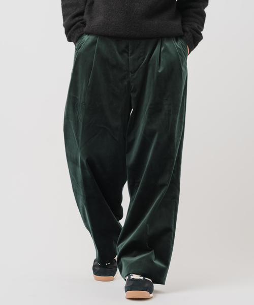 EDIFICE（エディフィス）の「E.PONTOGLIO VELVET バギー パンツ（その他パンツ・メンズ・グリーン/キャメル/サックスブルー/ブラック・LARGE/MEDIUM）」の2枚目の写真