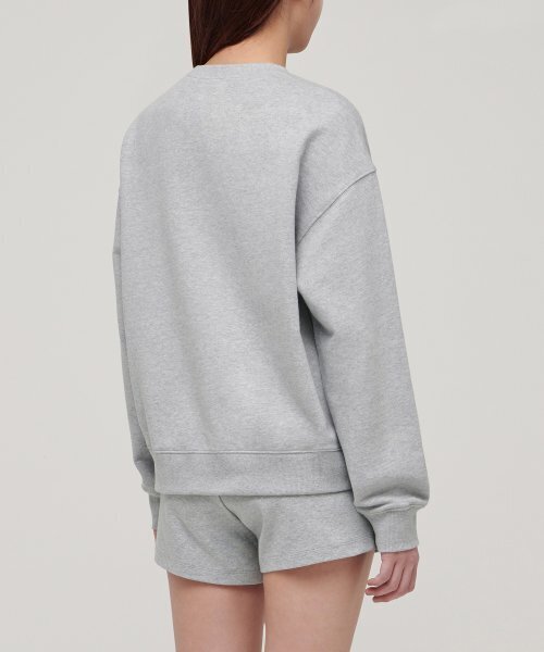 MUSINSA STANDARD WOMAN（ムシンサスタンダードウーマン）の「ウィメンズセミオーバーサイズスウェットシャツ[ミディアムグレー]（スウェット・レディース・その他・SMALL/MEDIUM/LARGE/X-SMALL）」の2枚目の写真