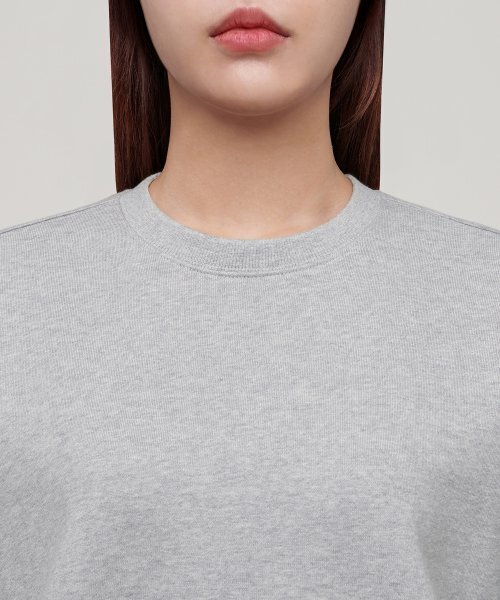 MUSINSA STANDARD WOMAN（ムシンサスタンダードウーマン）の「ウィメンズセミオーバーサイズスウェットシャツ[ミディアムグレー]（スウェット・レディース・その他・SMALL/MEDIUM/LARGE/X-SMALL）」の3枚目の写真