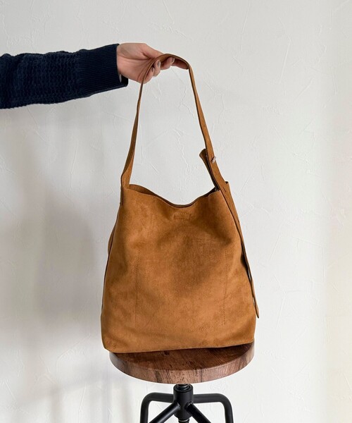 fredy emue（フレディエミュ）の「フェイクスエードアジャストワンハンドルバッグ（ショルダーバッグ・レディース・マスタード/キャメル・FREE）」の10枚目の写真