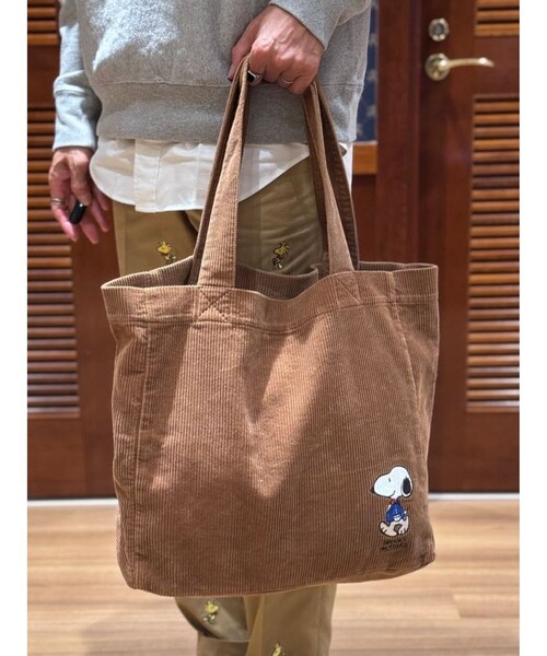 BROOKS BROTHERS（ブルックスブラザーズ）の「Brooks Brothers × PEANUTS　コーデュロイ　スヌーピーエンブロイダリー　トートバッグ（トートバッグ・メンズ・ブラウン・ONE SIZE）」の6枚目の写真