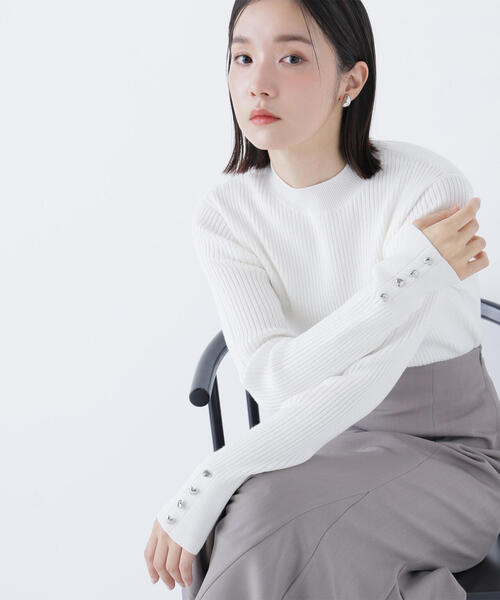 NATURAL BEAUTY BASIC（ナチュラルビューティーベーシック）の「◇ハートボタンカフスニット（ニット/セーター・レディース・ベージュ/ラベンダー/チャコールグレー/オフホワイト・FREE）」の13枚目の写真