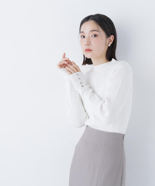 NATURAL BEAUTY BASIC（ナチュラルビューティーベーシック）の「◇ハートボタンカフスニット（ニット/セーター・レディース・ベージュ/ラベンダー/チャコールグレー/オフホワイト・FREE）」の17枚目の写真