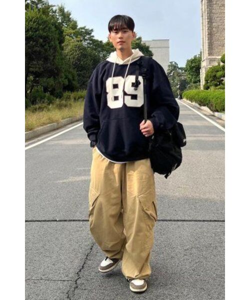 WaiKei(ワイケイ)の「カラー ブロック 89 ロゴ フードパーカー ネイビー(パーカー・レディース・その他・1/2)」の2枚目の写真