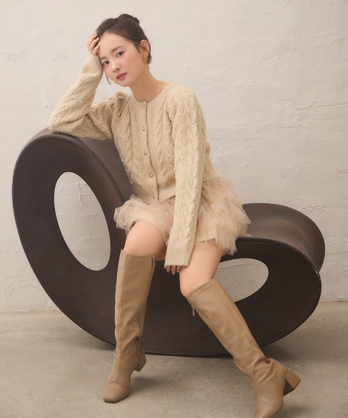 Seemi. byNICECLAUP（ シーミーバイナイスクラップ）の「【Seemi.】ビジュースタッズニットカーディガン（カーディガン/ボレロ・レディース・ベージュ/チャコールグレー/オフホワイト・FREE）」の17枚目の写真