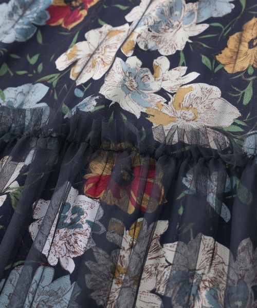 somari imagination（ソマリ イマジネーション）の「『花柄チュールドッキングワンピース』（ワンピース・レディース・ネイビー・1/2）」の14枚目の写真