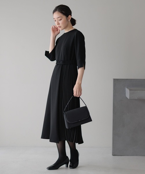 Andemiu(アンデミュウ)の「【WEB限定/T.P.O/2026】サイドプリーツワンピース608053(ワンピース・レディース・ネイビー/ブラック系1・LARGE/MEDIUM/SMALL)」の2枚目の写真