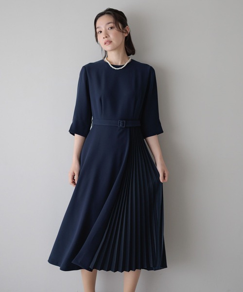 Andemiu(アンデミュウ)の「【WEB限定/T.P.O/2026】サイドプリーツワンピース608053(ワンピース・レディース・ネイビー/ブラック系1・LARGE/MEDIUM/SMALL)」の17枚目の写真