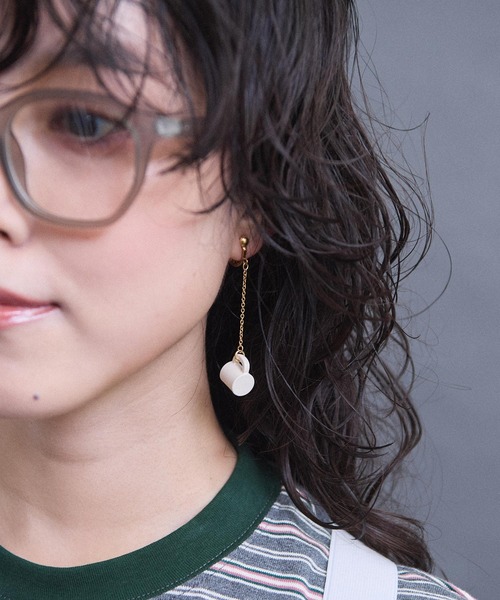 I am I in fact...（アイアムアイインファクト）の「coffee cup イヤリング（イヤリング・レディース・ホワイト・FREE）」の4枚目の写真