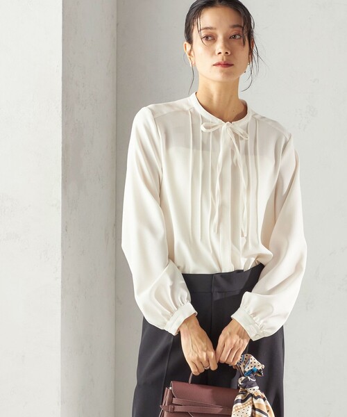 SHIPS(シップス)の「〈洗濯機可能〉無地 / プリント ピンタック ブラウス(セレモニー対応可)(シャツ/ブラウス・レディース・ネイビー/オフホワイト/ブルー・ONE SIZE)」の1枚目の写真