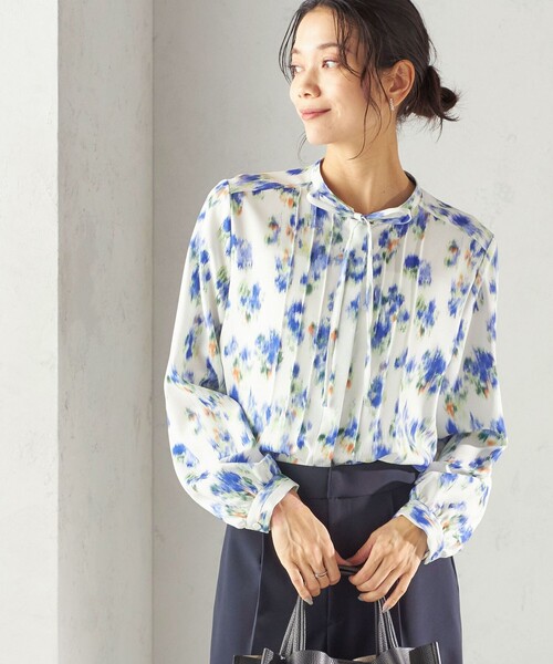 SHIPS(シップス)の「〈洗濯機可能〉無地 / プリント ピンタック ブラウス(セレモニー対応可)(シャツ/ブラウス・レディース・ネイビー/オフホワイト/ブルー・ONE SIZE)」の3枚目の写真