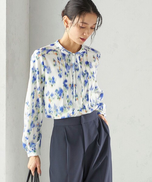 SHIPS(シップス)の「〈洗濯機可能〉無地 / プリント ピンタック ブラウス(セレモニー対応可)(シャツ/ブラウス・レディース・ネイビー/オフホワイト/ブルー・ONE SIZE)」の4枚目の写真