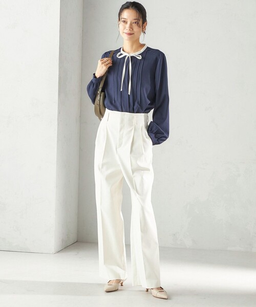 SHIPS(シップス)の「〈洗濯機可能〉無地 / プリント ピンタック ブラウス(セレモニー対応可)(シャツ/ブラウス・レディース・ネイビー/オフホワイト/ブルー・ONE SIZE)」の5枚目の写真