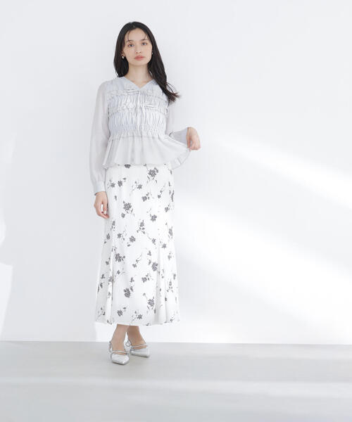 NATURAL BEAUTY BASIC(ナチュラルビューティーベーシック)の「◇フロントリボンペプラム楊柳ブラウス(シャツ/ブラウス・レディース・ベージュ/ブルー/オフホワイト・MEDIUM/SMALL)」の8枚目の写真