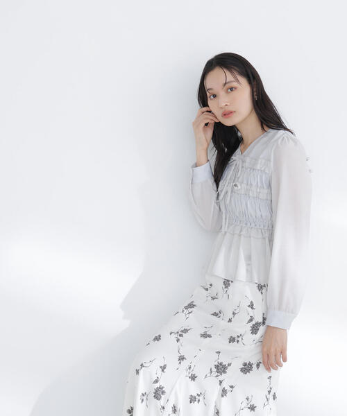 NATURAL BEAUTY BASIC(ナチュラルビューティーベーシック)の「◇フロントリボンペプラム楊柳ブラウス(シャツ/ブラウス・レディース・ベージュ/ブルー/オフホワイト・MEDIUM/SMALL)」の7枚目の写真